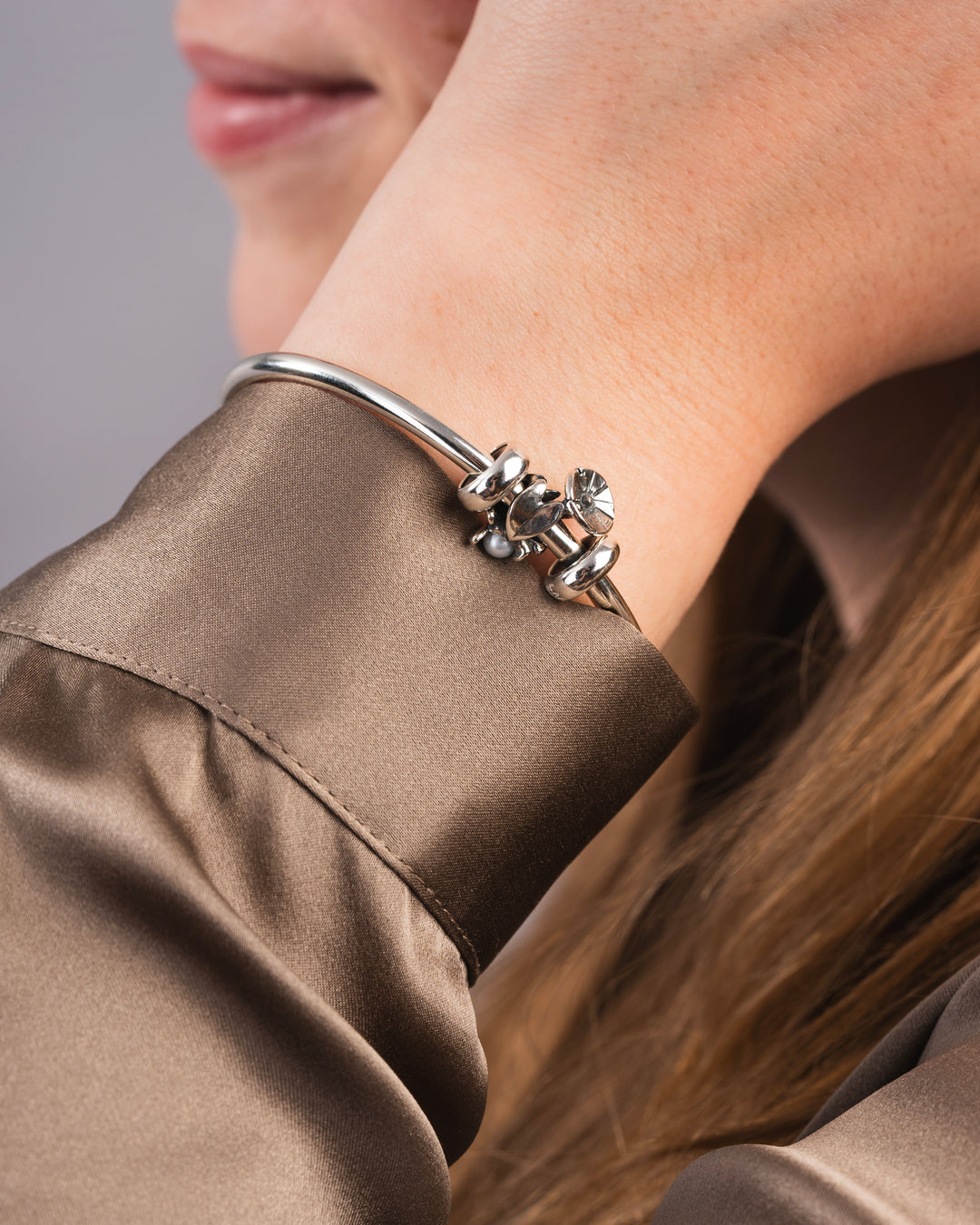 Bindweed of September Bangle by Trollbeads. Bangle.