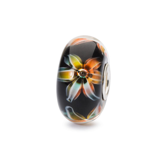 Flowers of Poise by Trollbeads. Classic Beads.